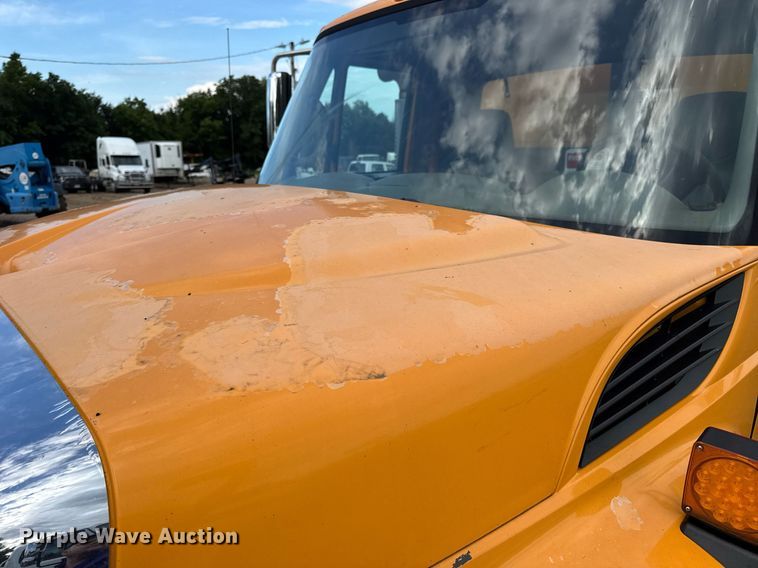 image for item EN4587 2009 International 7500 WorkStar dump truck