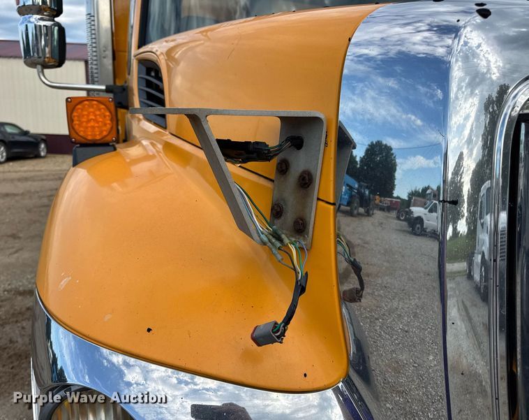 image for item EN4587 2009 International 7500 WorkStar dump truck