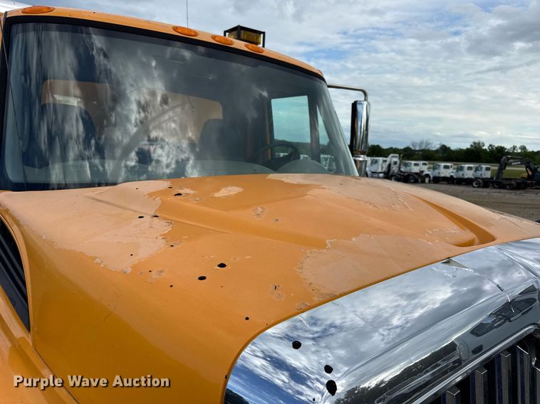 image for item EN4587 2009 International 7500 WorkStar dump truck