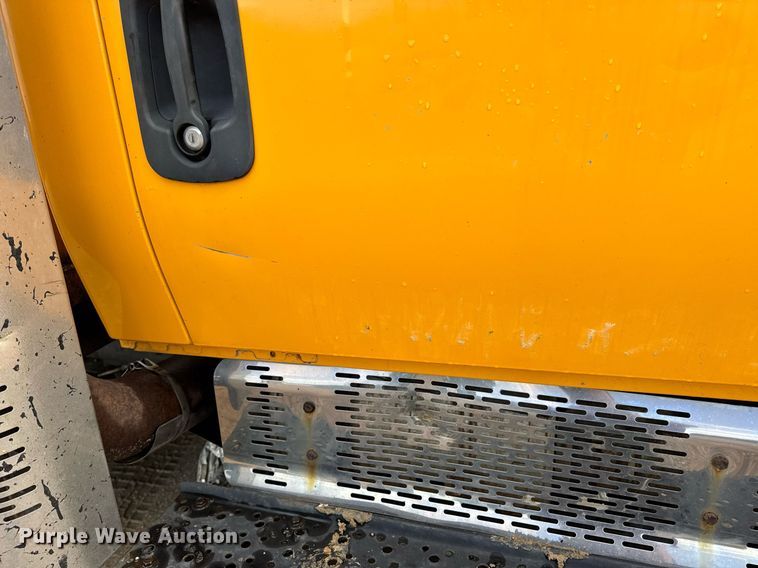 image for item EN4587 2009 International 7500 WorkStar dump truck