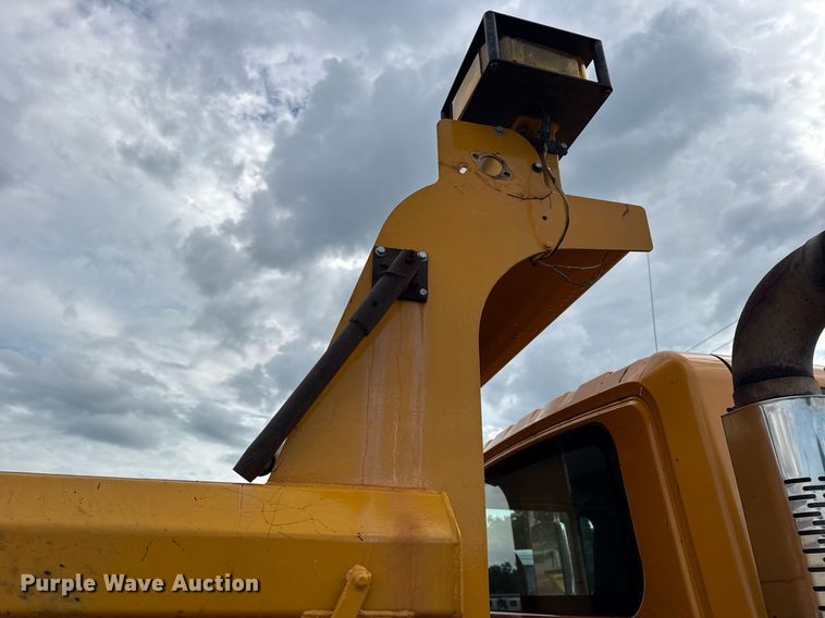 image for item EN4587 2009 International 7500 WorkStar dump truck