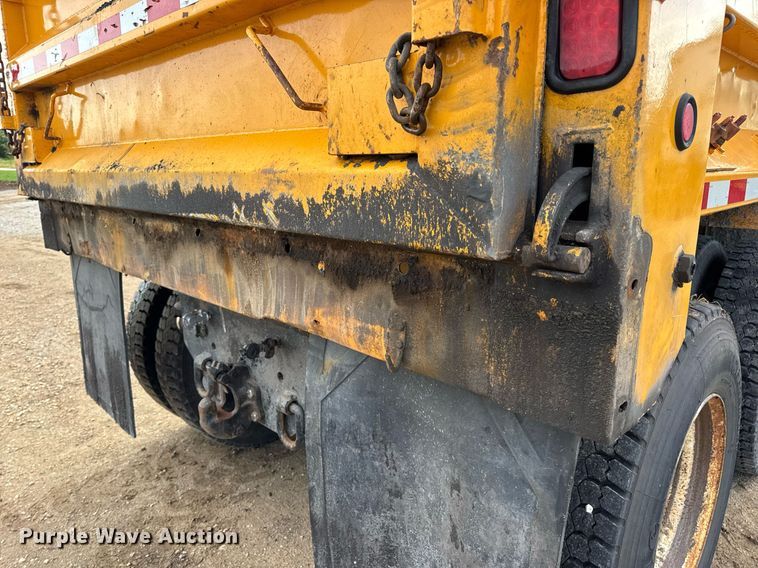 image for item EN4587 2009 International 7500 WorkStar dump truck