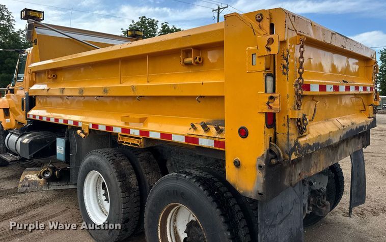 image for item EN4587 2009 International 7500 WorkStar dump truck