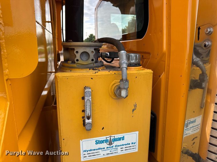 image for item EN4587 2009 International 7500 WorkStar dump truck