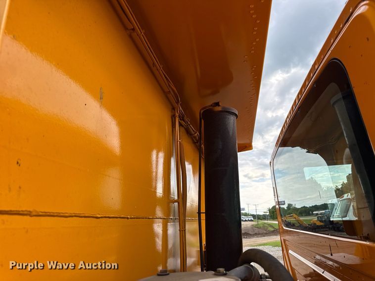 image for item EN4587 2009 International 7500 WorkStar dump truck