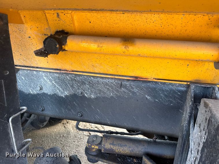 image for item EN4587 2009 International 7500 WorkStar dump truck