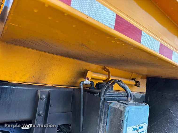 image for item EN4587 2009 International 7500 WorkStar dump truck