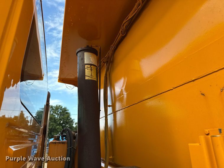 image for item EN4587 2009 International 7500 WorkStar dump truck