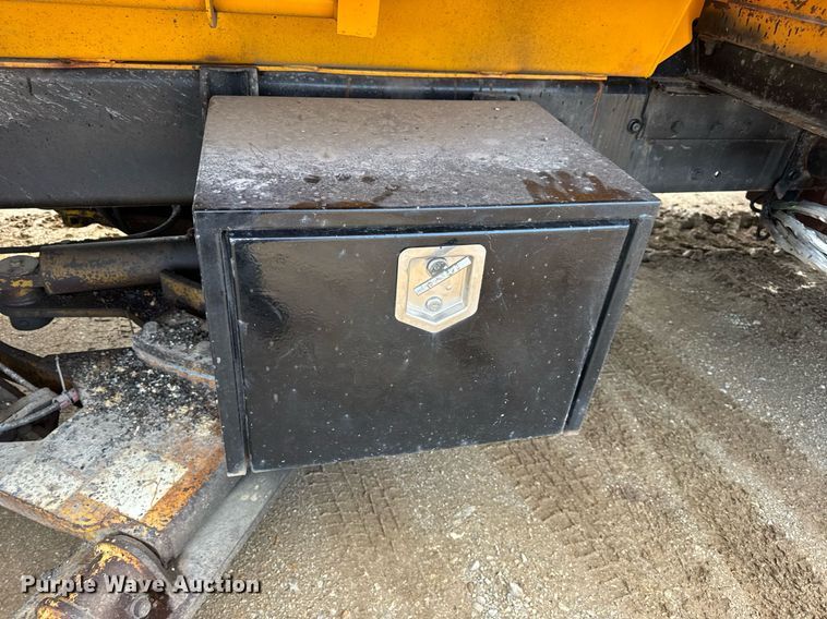 image for item EN4587 2009 International 7500 WorkStar dump truck