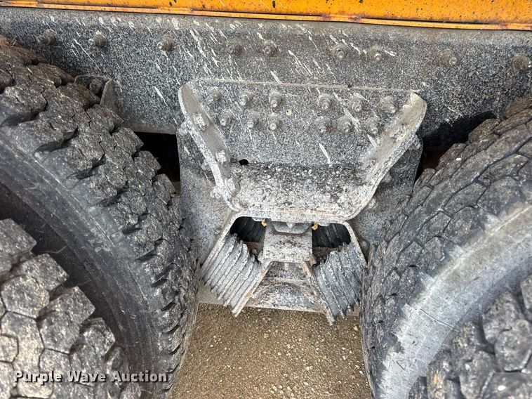 image for item EN4587 2009 International 7500 WorkStar dump truck