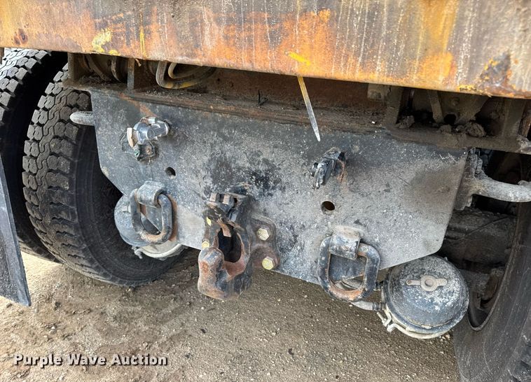 image for item EN4587 2009 International 7500 WorkStar dump truck