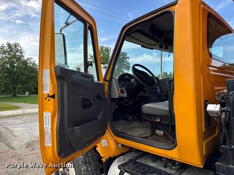 image for item EN4587 2009 International 7500 WorkStar dump truck