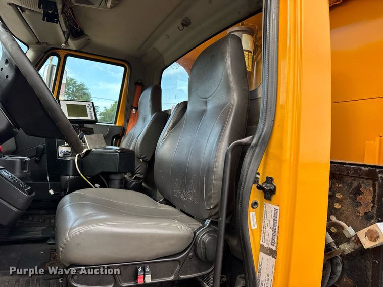 image for item EN4587 2009 International 7500 WorkStar dump truck