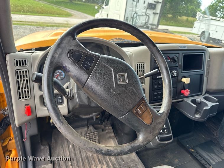 image for item EN4587 2009 International 7500 WorkStar dump truck