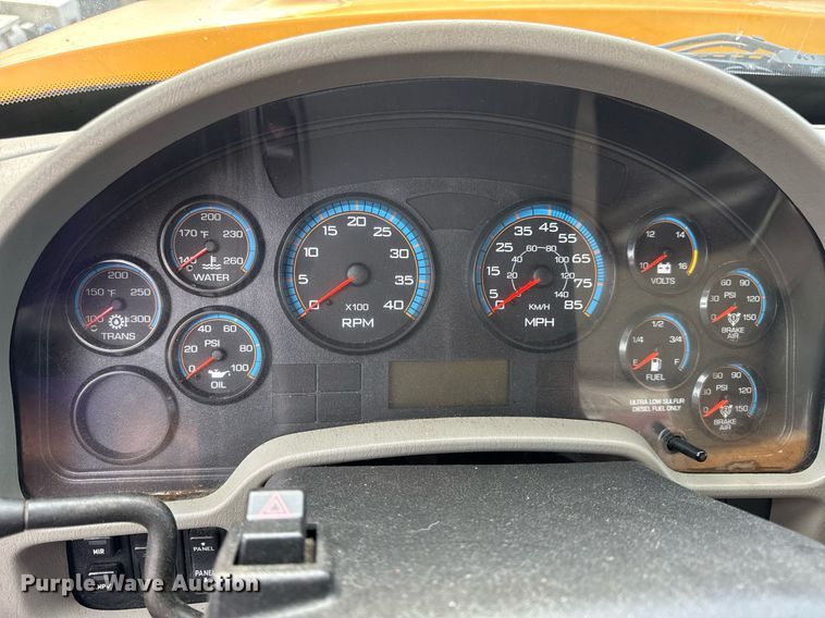 image for item EN4587 2009 International 7500 WorkStar dump truck