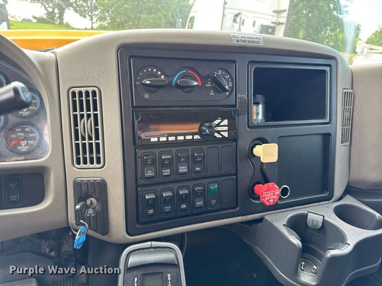 image for item EN4587 2009 International 7500 WorkStar dump truck