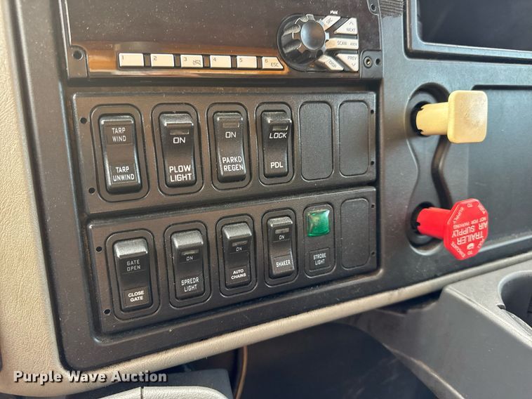 image for item EN4587 2009 International 7500 WorkStar dump truck