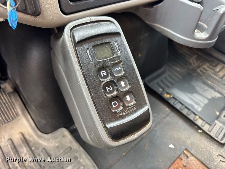 image for item EN4587 2009 International 7500 WorkStar dump truck