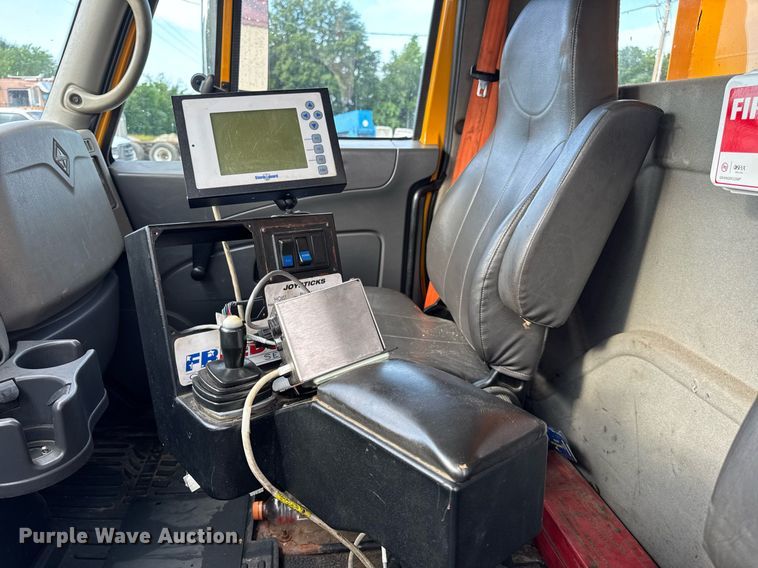 image for item EN4587 2009 International 7500 WorkStar dump truck