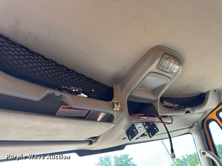 image for item EN4587 2009 International 7500 WorkStar dump truck