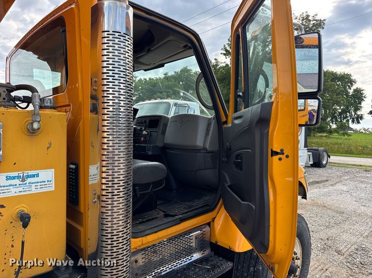 image for item EN4587 2009 International 7500 WorkStar dump truck