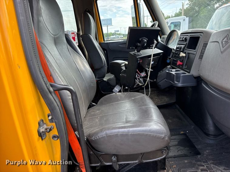 image for item EN4587 2009 International 7500 WorkStar dump truck