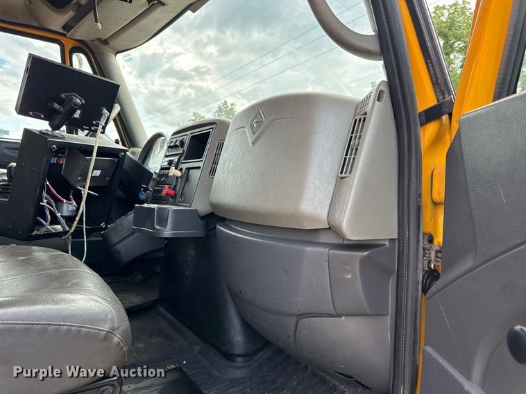 image for item EN4587 2009 International 7500 WorkStar dump truck