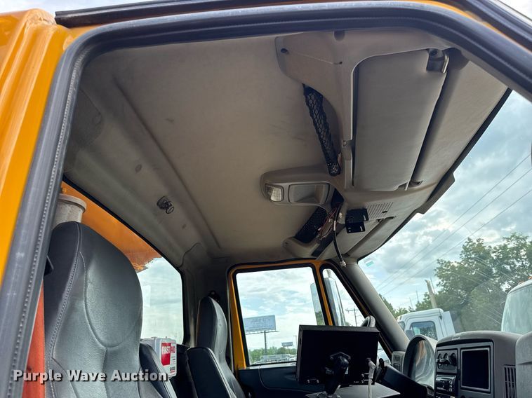 image for item EN4587 2009 International 7500 WorkStar dump truck