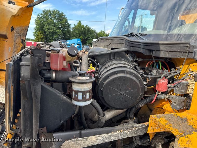 image for item EN4587 2009 International 7500 WorkStar dump truck