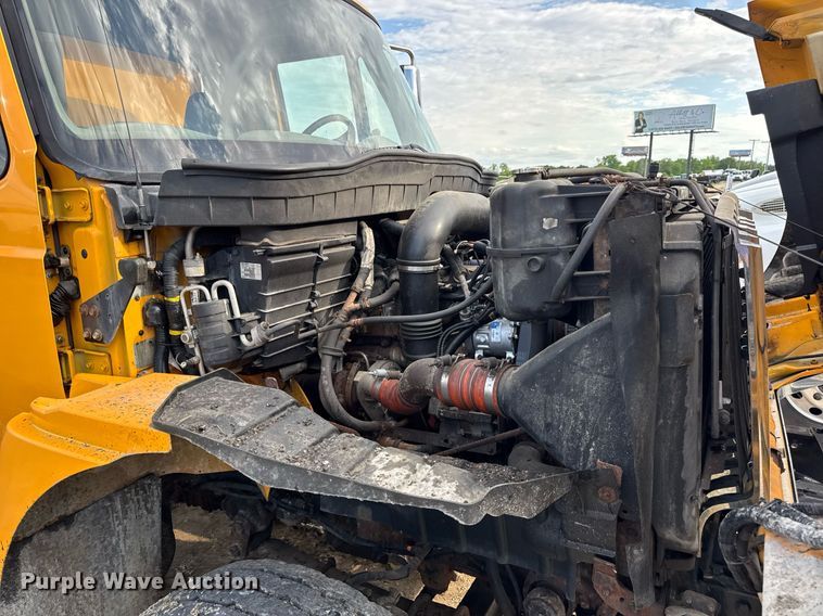 image for item EN4587 2009 International 7500 WorkStar dump truck