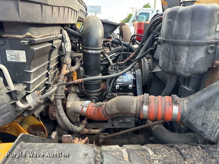 image for item EN4587 2009 International 7500 WorkStar dump truck