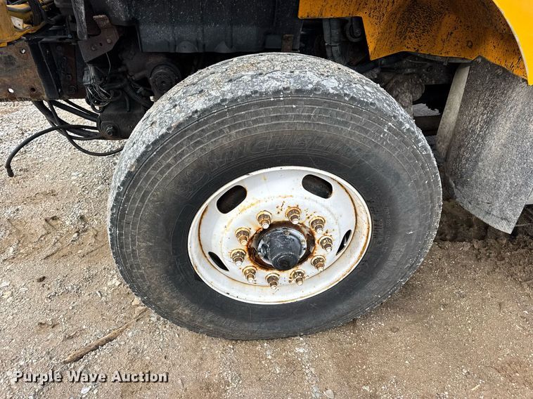 image for item EN4587 2009 International 7500 WorkStar dump truck