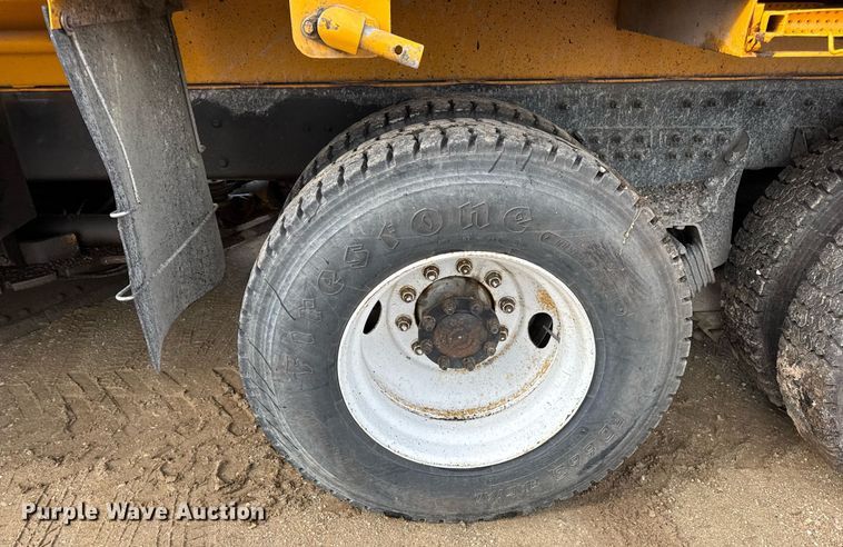 image for item EN4587 2009 International 7500 WorkStar dump truck