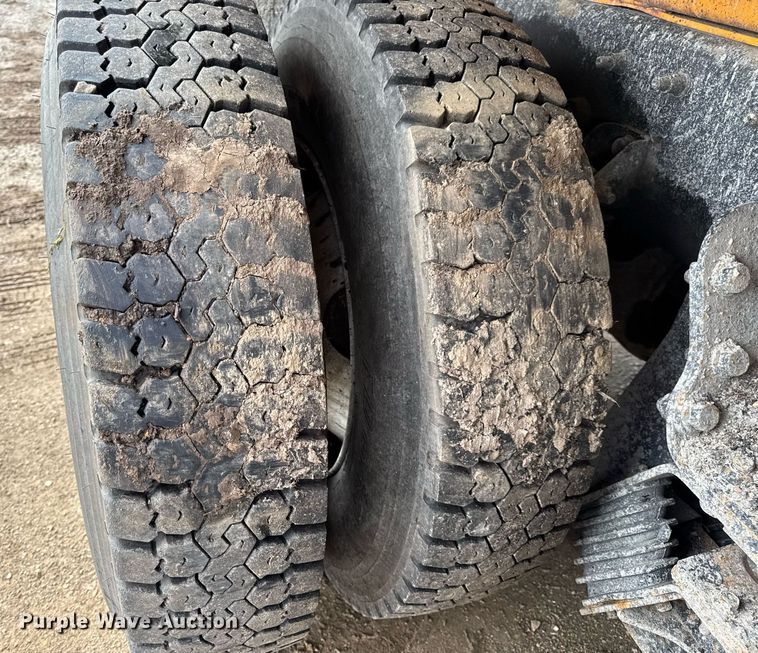 image for item EN4587 2009 International 7500 WorkStar dump truck