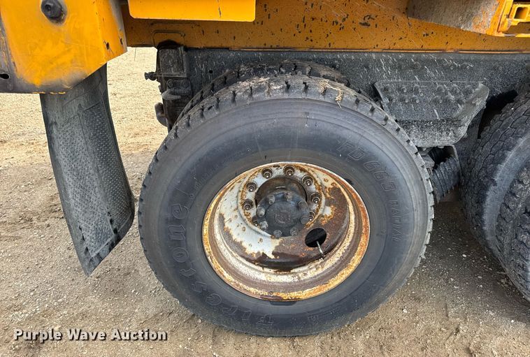 image for item EN4587 2009 International 7500 WorkStar dump truck