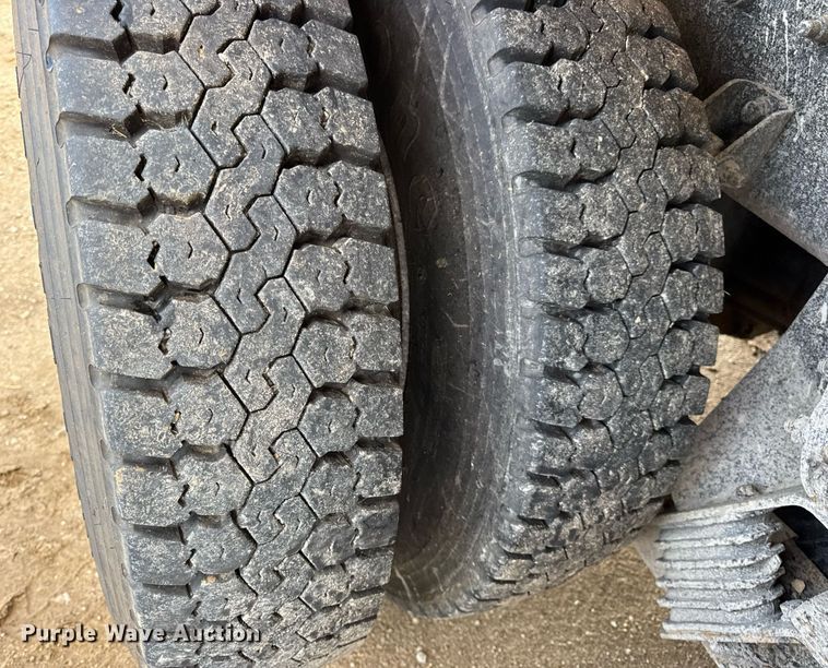 image for item EN4587 2009 International 7500 WorkStar dump truck