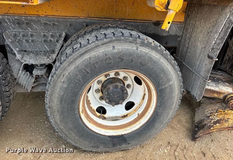 image for item EN4587 2009 International 7500 WorkStar dump truck