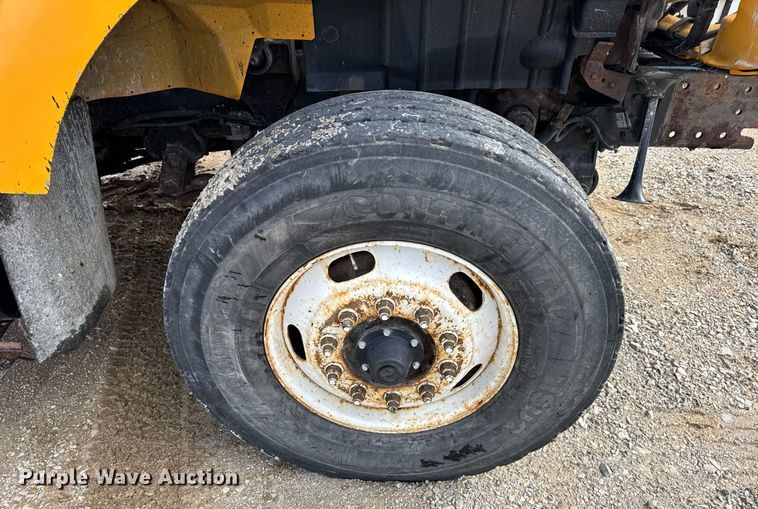 image for item EN4587 2009 International 7500 WorkStar dump truck