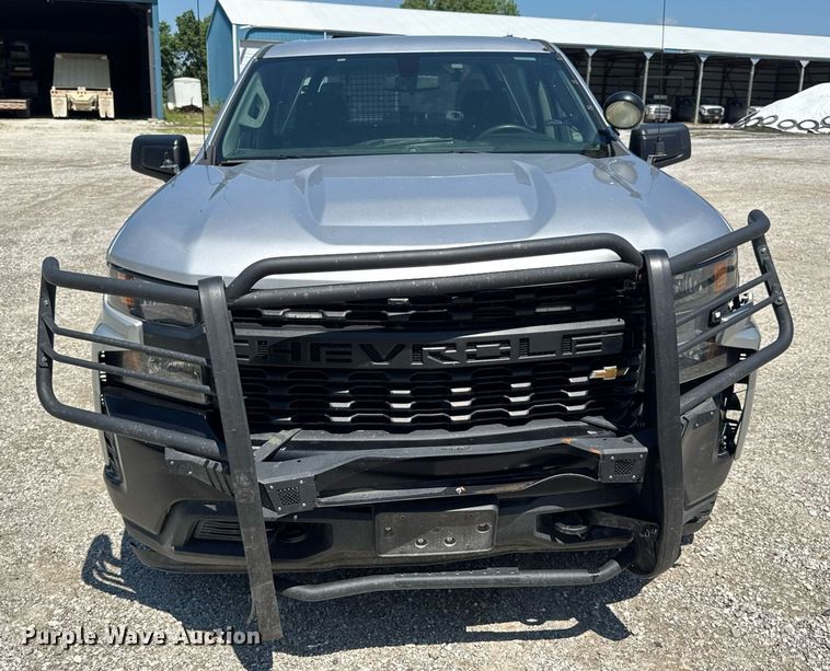 image for item EN4603 2020 Chevrolet  Silverado 1500 Crew Cab pickup truck