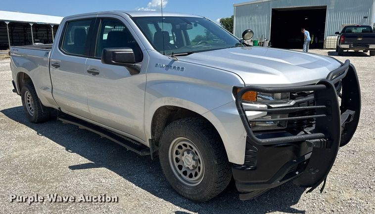 image for item EN4603 2020 Chevrolet  Silverado 1500 Crew Cab pickup truck