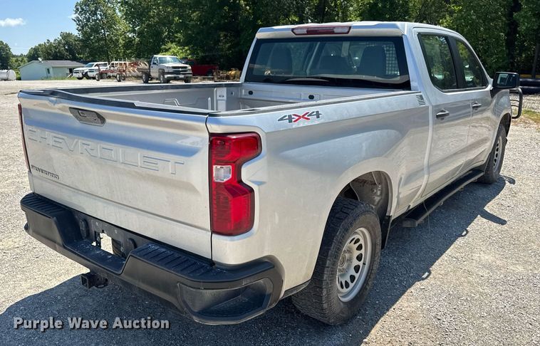 image for item EN4603 2020 Chevrolet  Silverado 1500 Crew Cab pickup truck