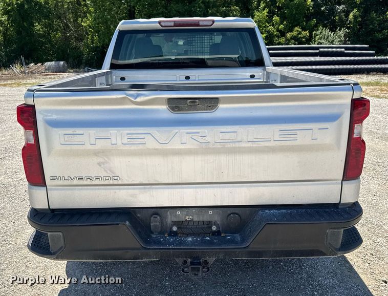 image for item EN4603 2020 Chevrolet  Silverado 1500 Crew Cab pickup truck