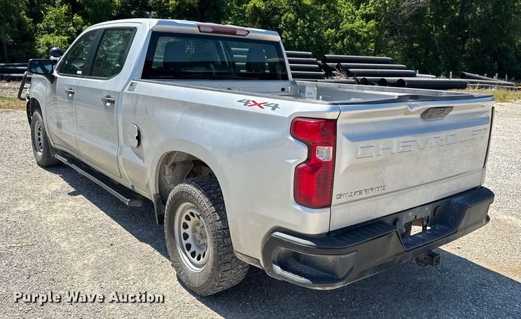 image for item EN4603 2020 Chevrolet  Silverado 1500 Crew Cab pickup truck