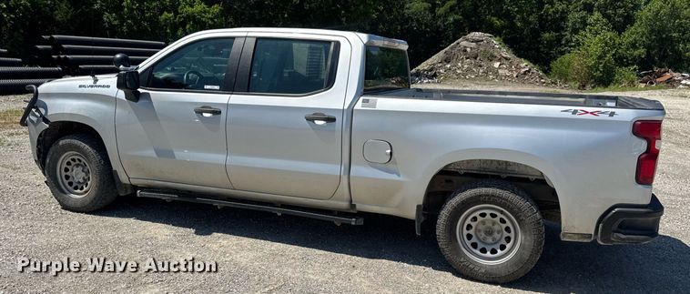 image for item EN4603 2020 Chevrolet  Silverado 1500 Crew Cab pickup truck