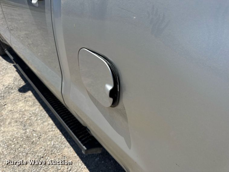 image for item EN4603 2020 Chevrolet  Silverado 1500 Crew Cab pickup truck