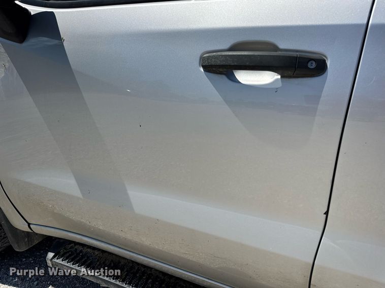 image for item EN4603 2020 Chevrolet  Silverado 1500 Crew Cab pickup truck