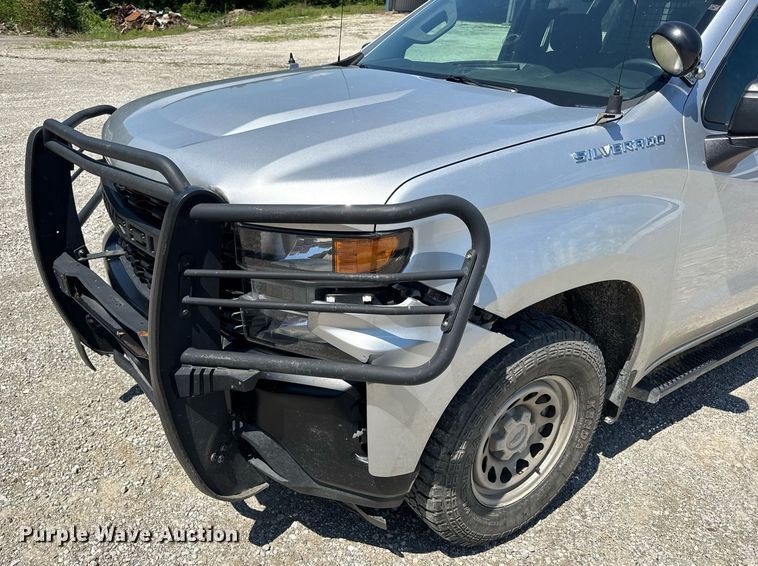 image for item EN4603 2020 Chevrolet  Silverado 1500 Crew Cab pickup truck