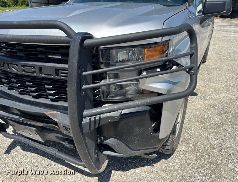 image for item EN4603 2020 Chevrolet  Silverado 1500 Crew Cab pickup truck