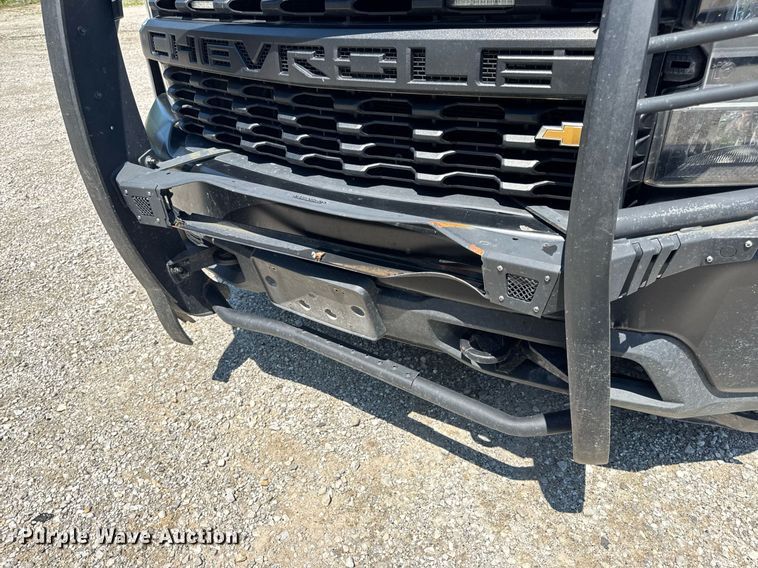 image for item EN4603 2020 Chevrolet  Silverado 1500 Crew Cab pickup truck