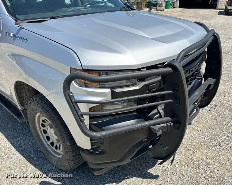 image for item EN4603 2020 Chevrolet  Silverado 1500 Crew Cab pickup truck